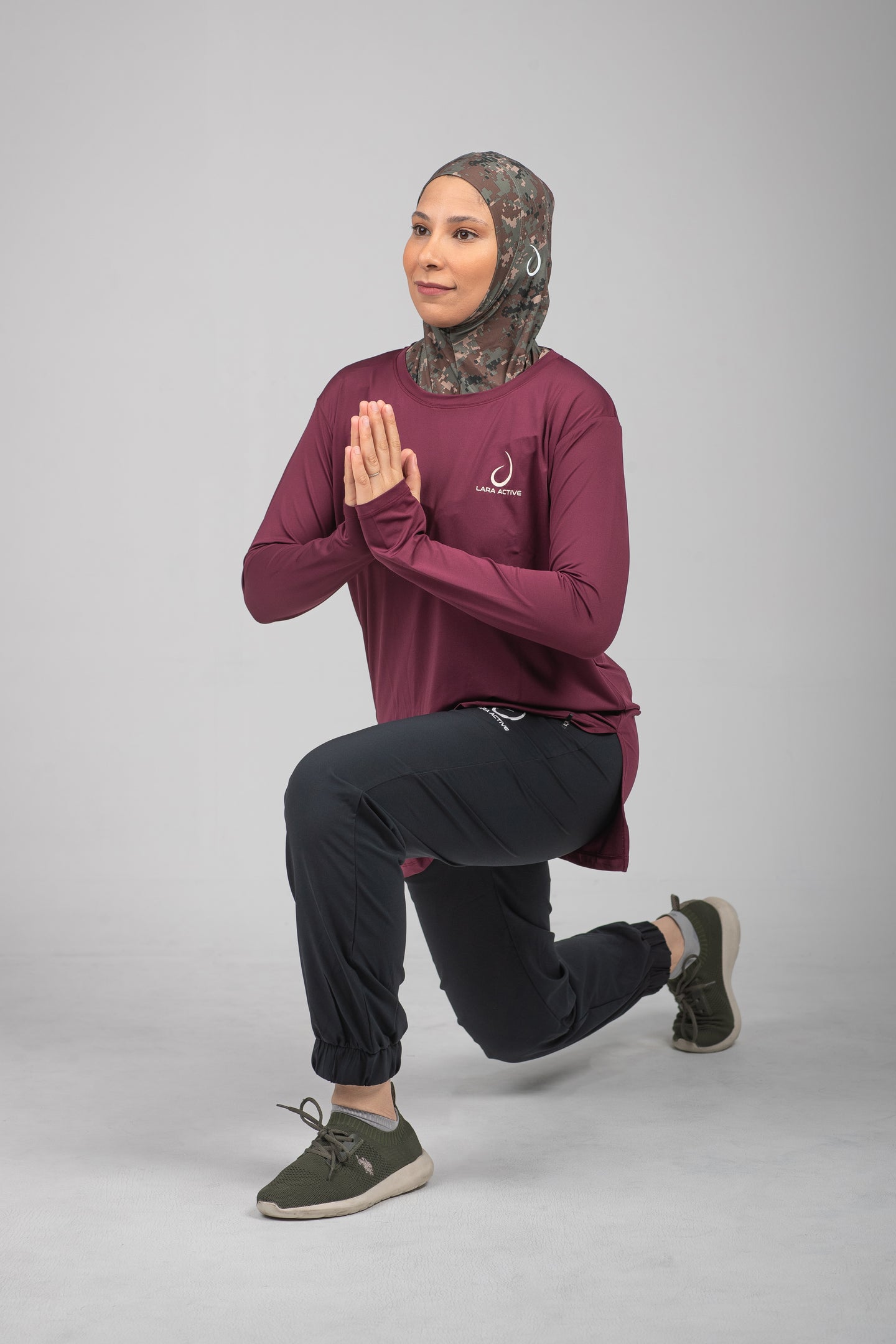 قمصان رياضية بأكمام طويلة