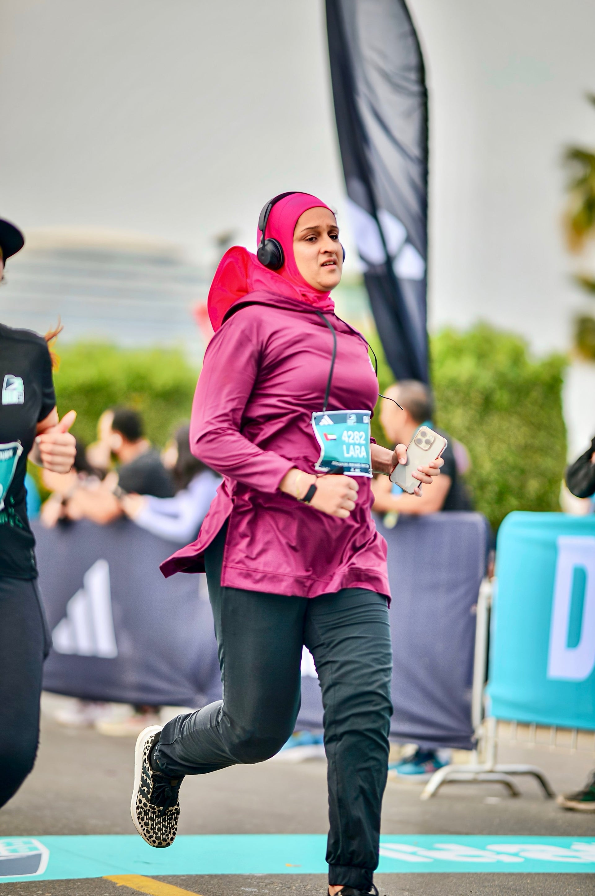 Running 21km in Modesty: Burj2Burj 2025, Dubai Half Marathon with Lara Active